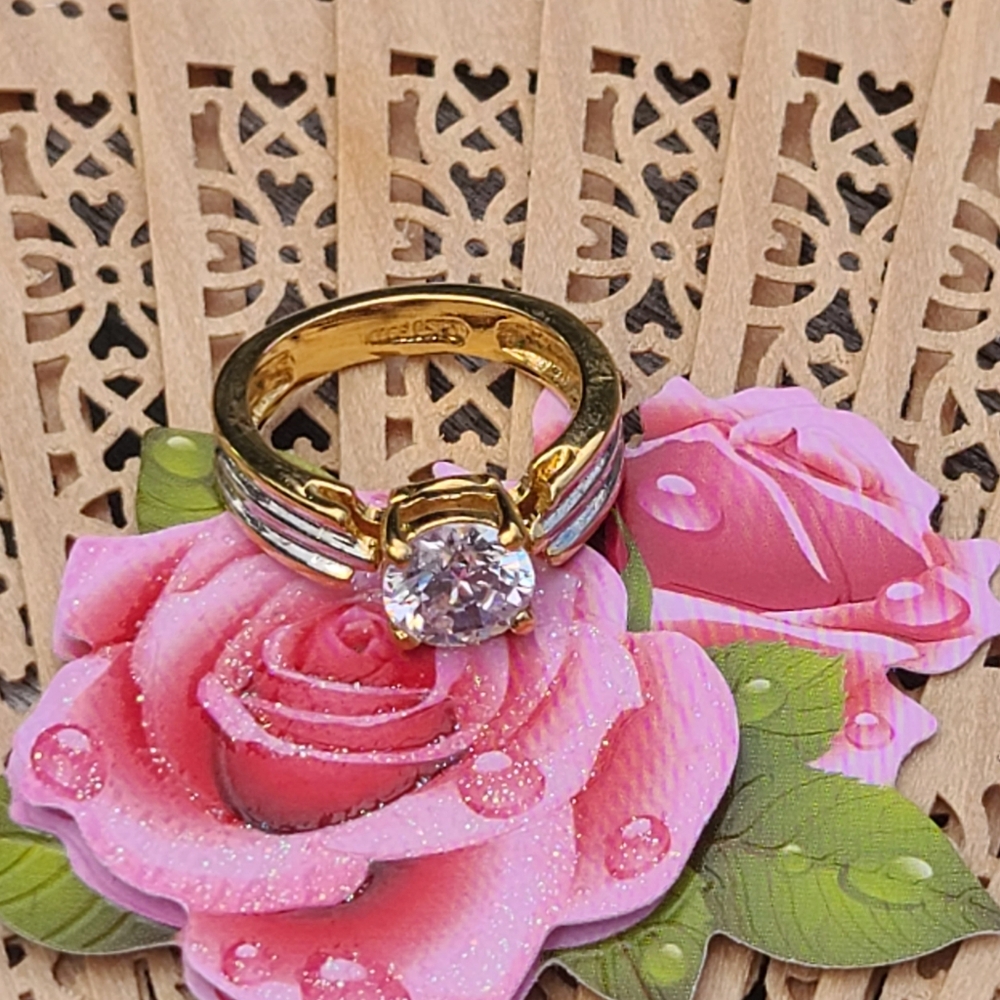 90's Style ladies gold ring size 7.5 - Picture 5 of 12